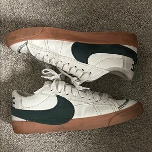 Nike Blazer Low ‘77 Jumbo Sail Pro Green Gum